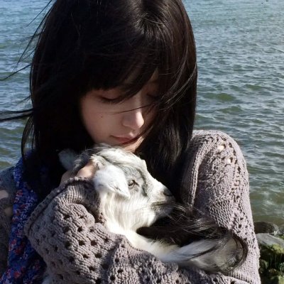 名导之孙被曝晒豪宅名表，连日来直播间画面流出